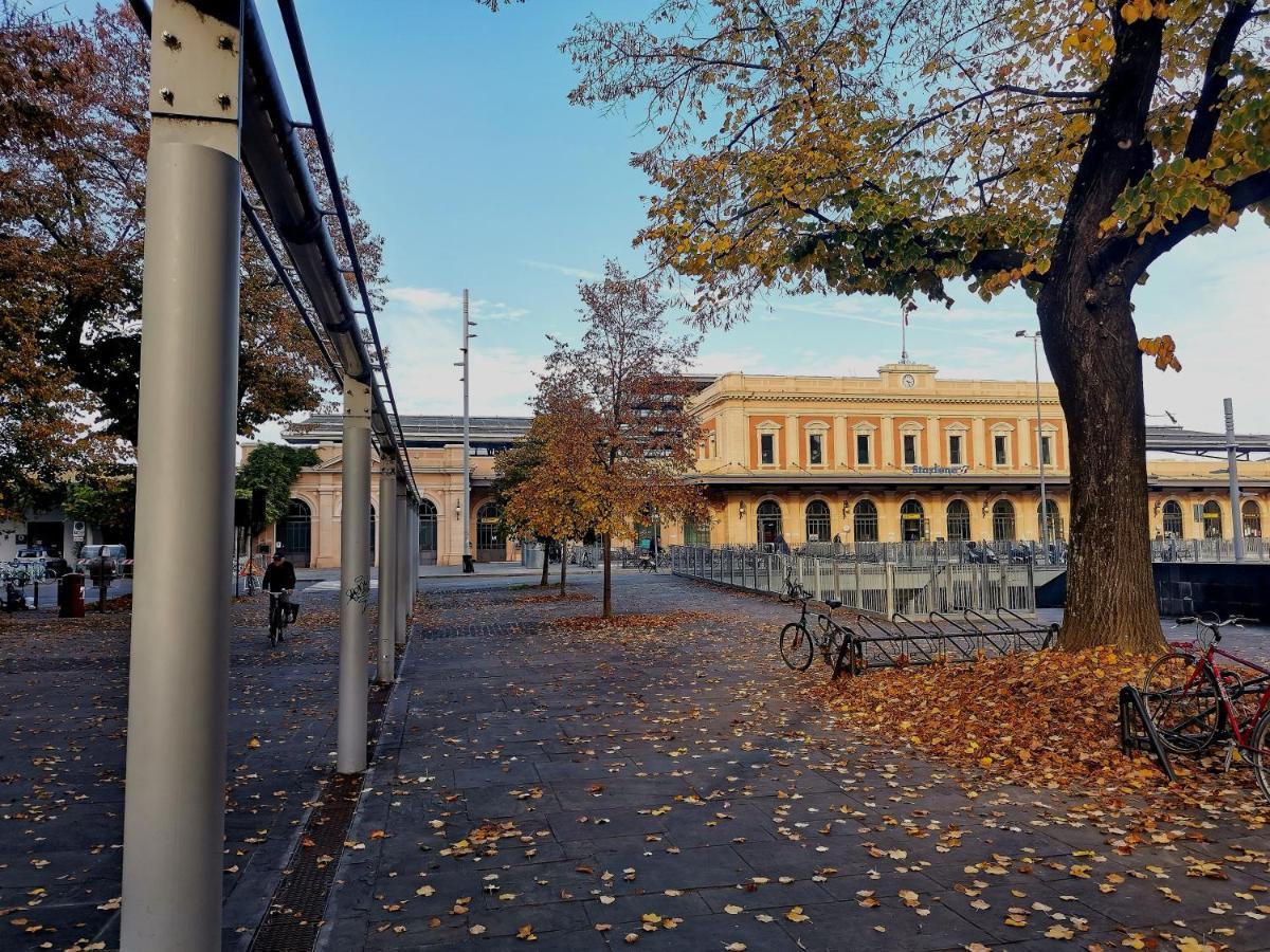 Parma Express Traveller'S Lodging Front Station Fs Parking Exterior photo